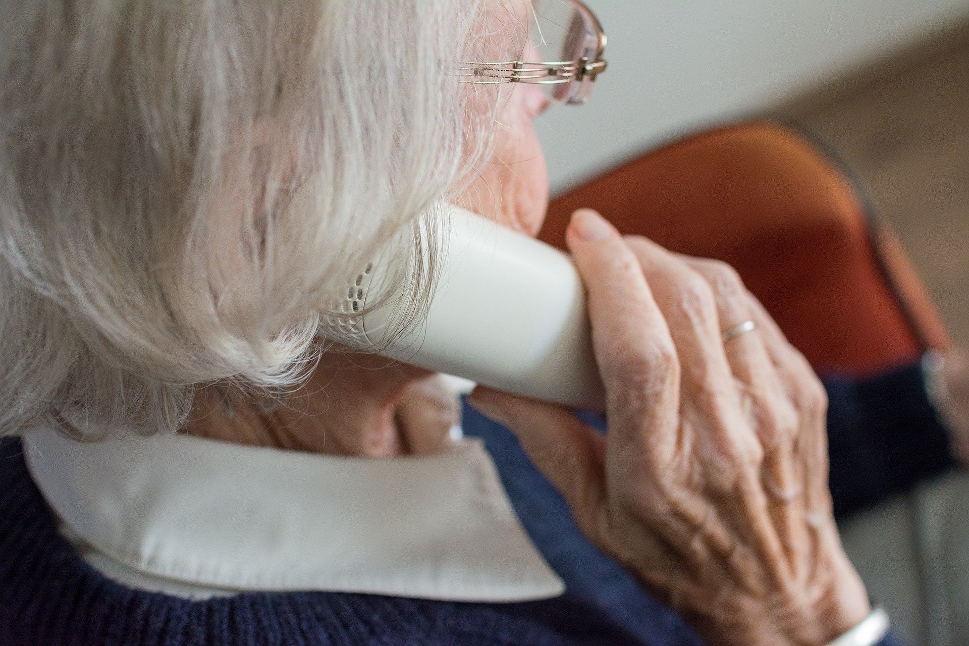 Corona-Maschen der Betrüger am Telefon